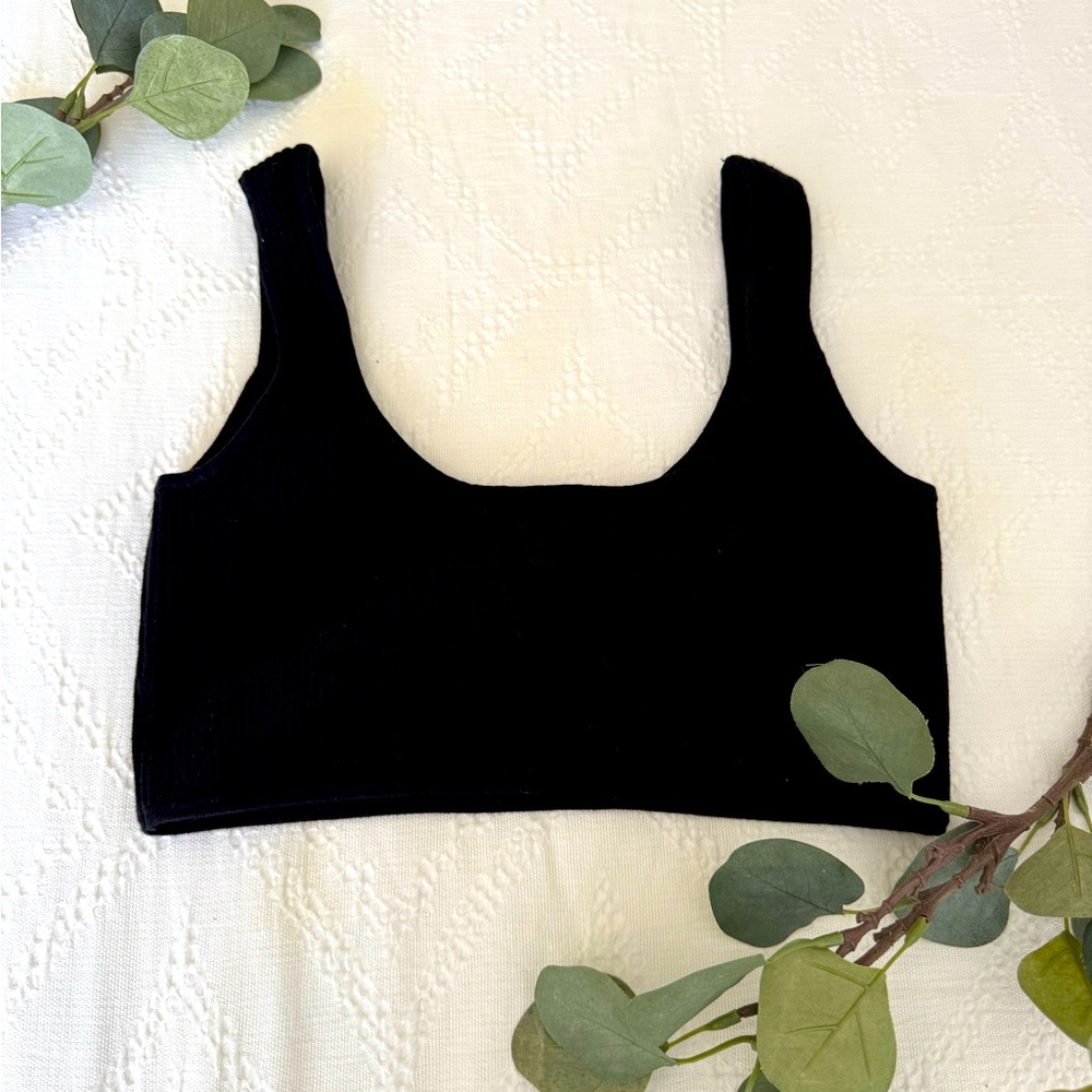 White Fox Boutique Black Ribbed Crop Top/Bralette